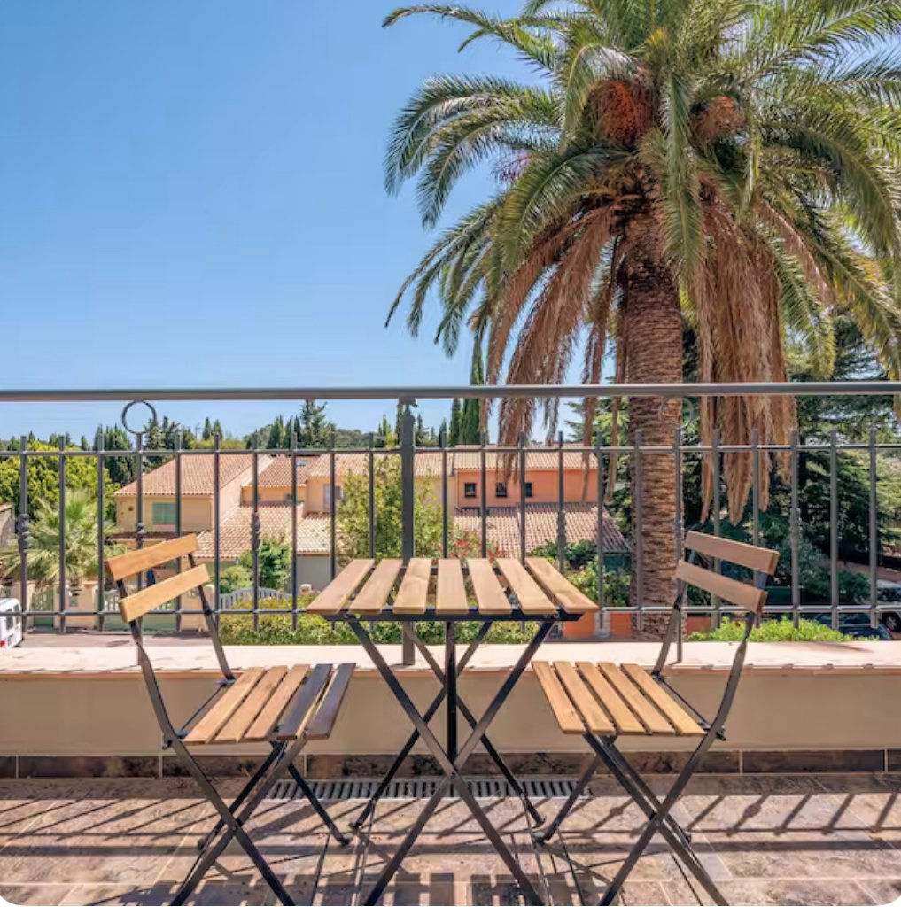 Terrasse du logement Le Chant des Pins à La Garde