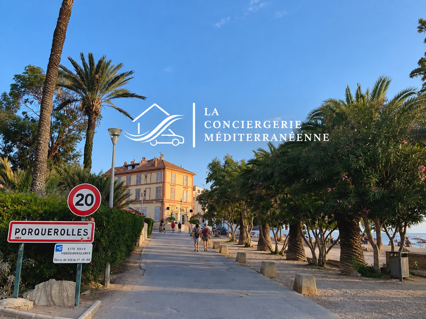 Conciergerie Airbnb à Hyères : le village de Porquerolles, à une traversée du port